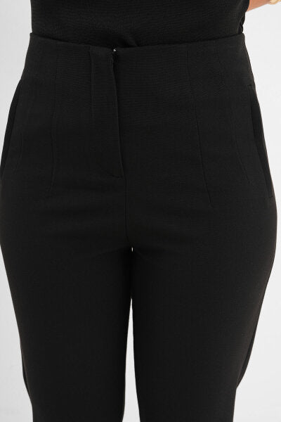 Renk: Siyah | Yüksek Bel Dikiş Detaylı Crop Fit Pantolon