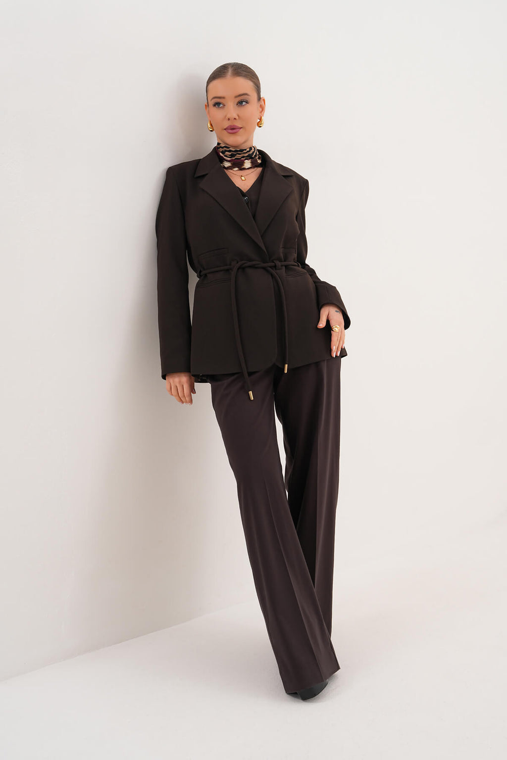 Renk: Kahverengi | Kuşaklı Vatkalı Blazer Ceket