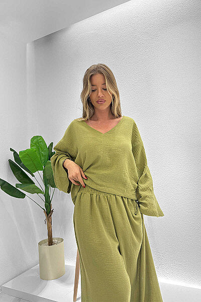 Renk: Haki | Oversize Bağlama Detaylı Bluz