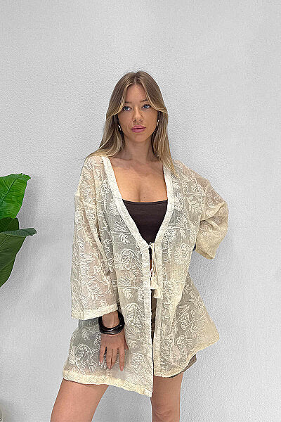 Renk: Ekru | Nakış Detaylı Kimono
