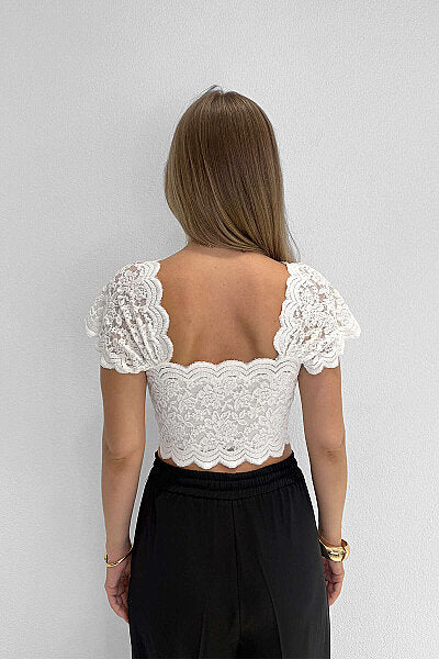 Renk: Ekru | Dantel Detaylı Crop