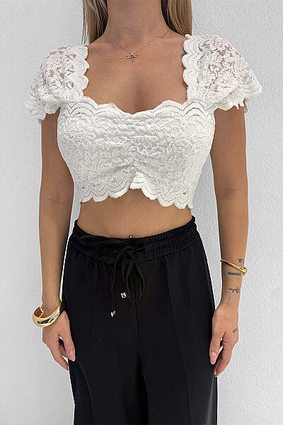 Renk: Ekru | Dantel Detaylı Crop