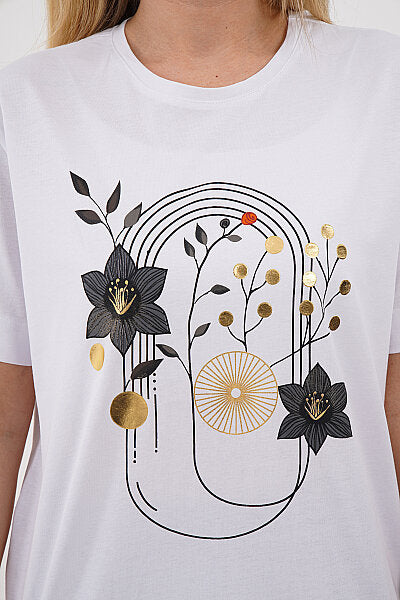 Renk: Beyaz | Line Art Dal Detaylı Çiçek Baskılı Tshirt