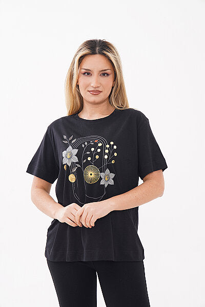 Renk: Siyah | Line Art Dal Detaylı Çiçek Baskılı Tshirt