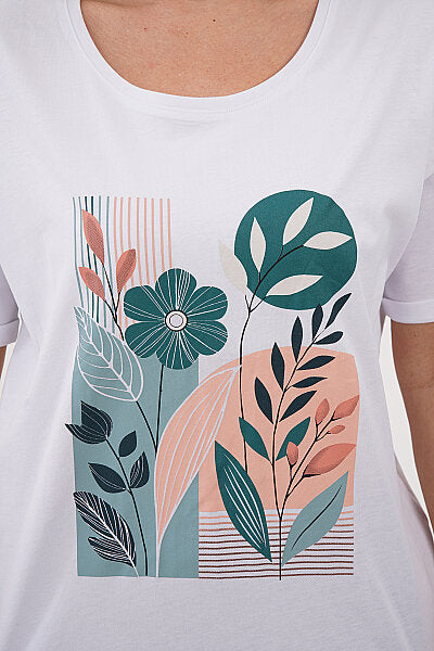 Renk: Beyaz | Soyut Renk Bloklu Çiçek Bakılı Tshirt