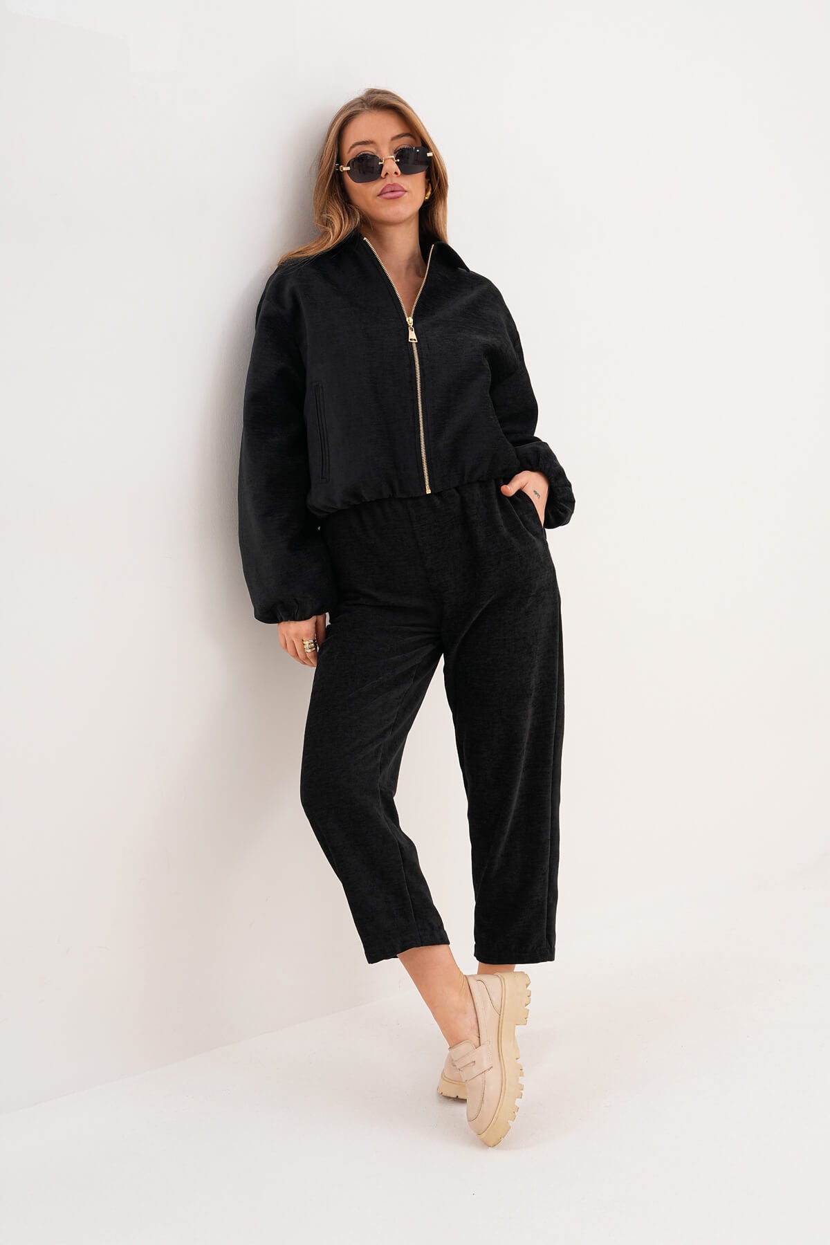 Renk: Siyah | Fermuarlı Crop Mont