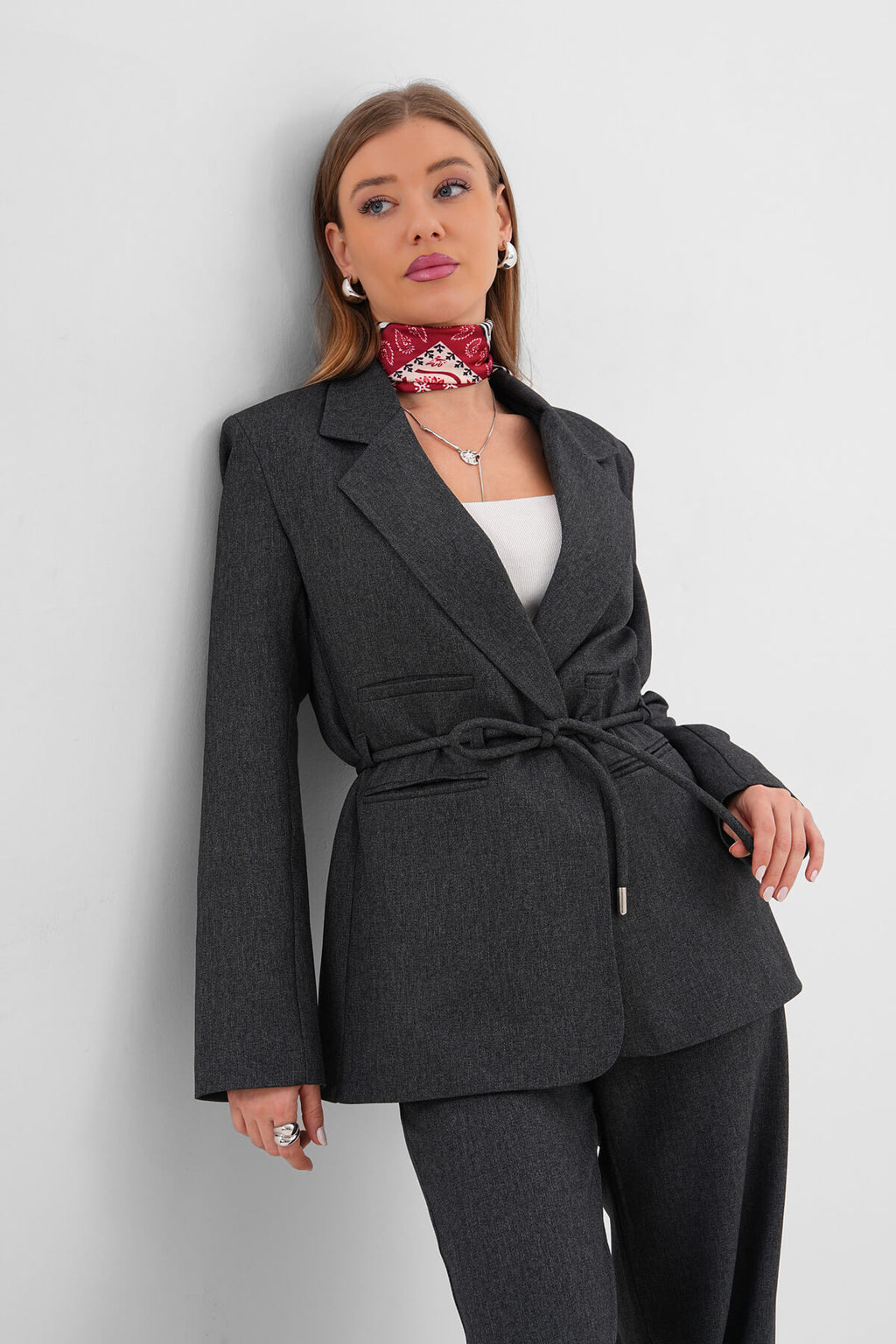 Renk: Antrasit | Kuşaklı Vatkalı Blazer Ceket