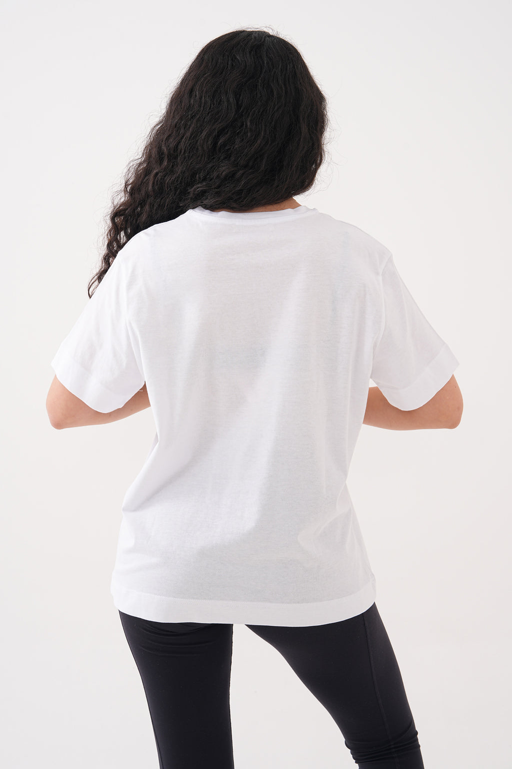 Renk: Beyaz | İki Kadın Figür Baskılı Tshirt