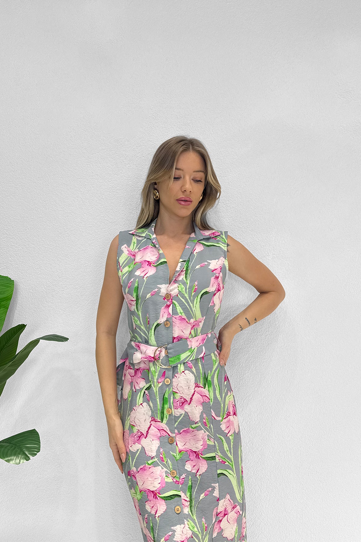 Renk: Pembe Çiçekli | Çiçek Desenli Kemerli Midi Elbise