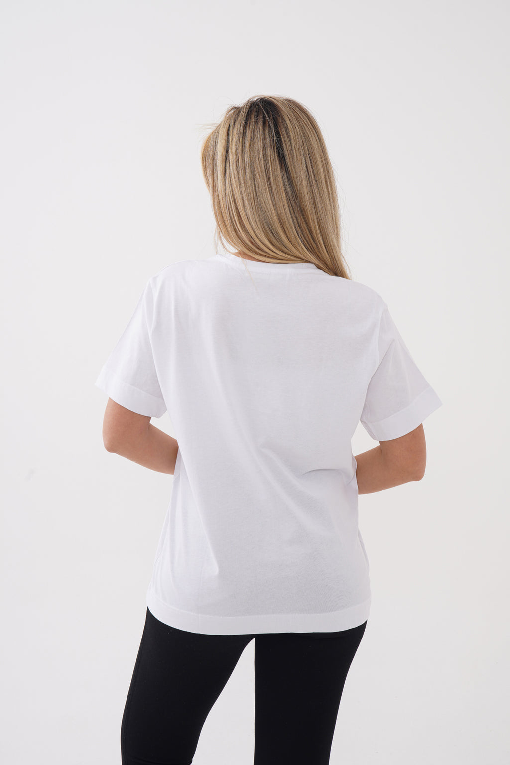 Renk: Beyaz | Line Art Dal Detaylı Çiçek Baskılı Tshirt