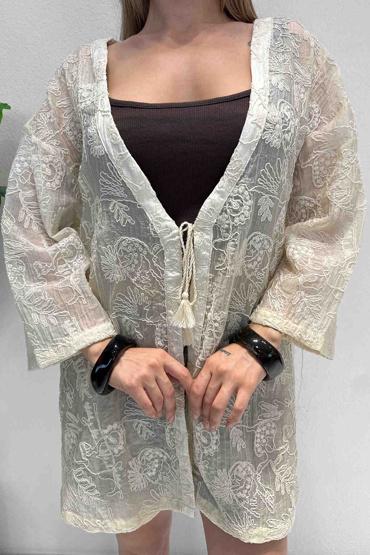 Renk: Ekru | Nakış Detaylı Kimono