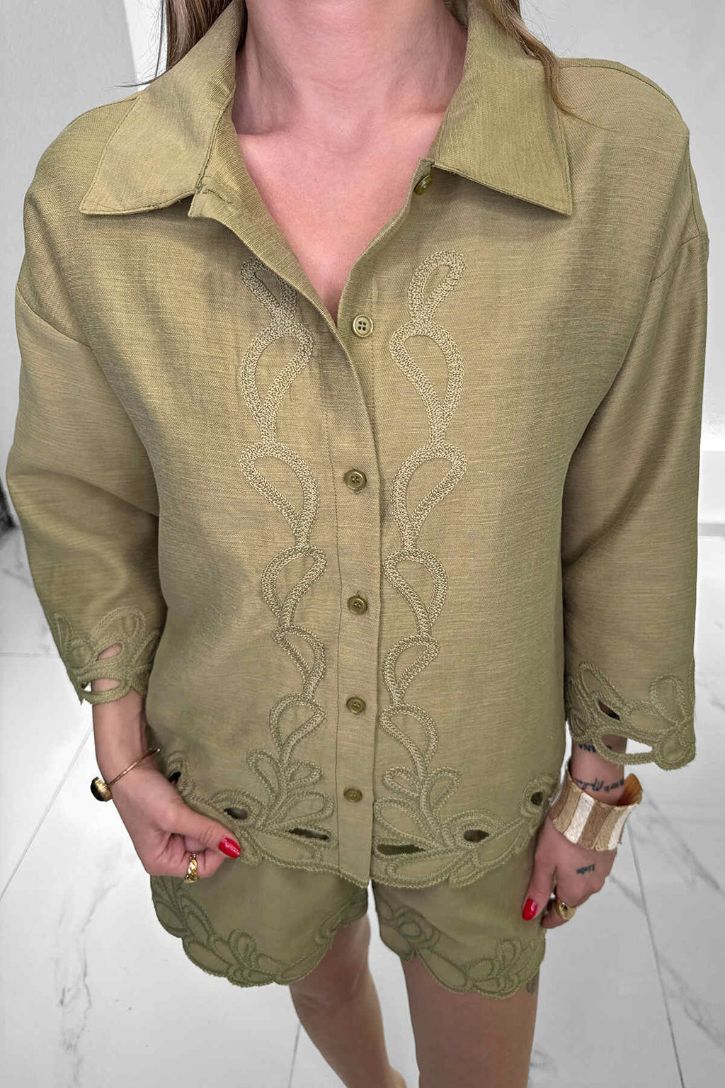 Renk: Olive | Nakış Detaylı Gömlek