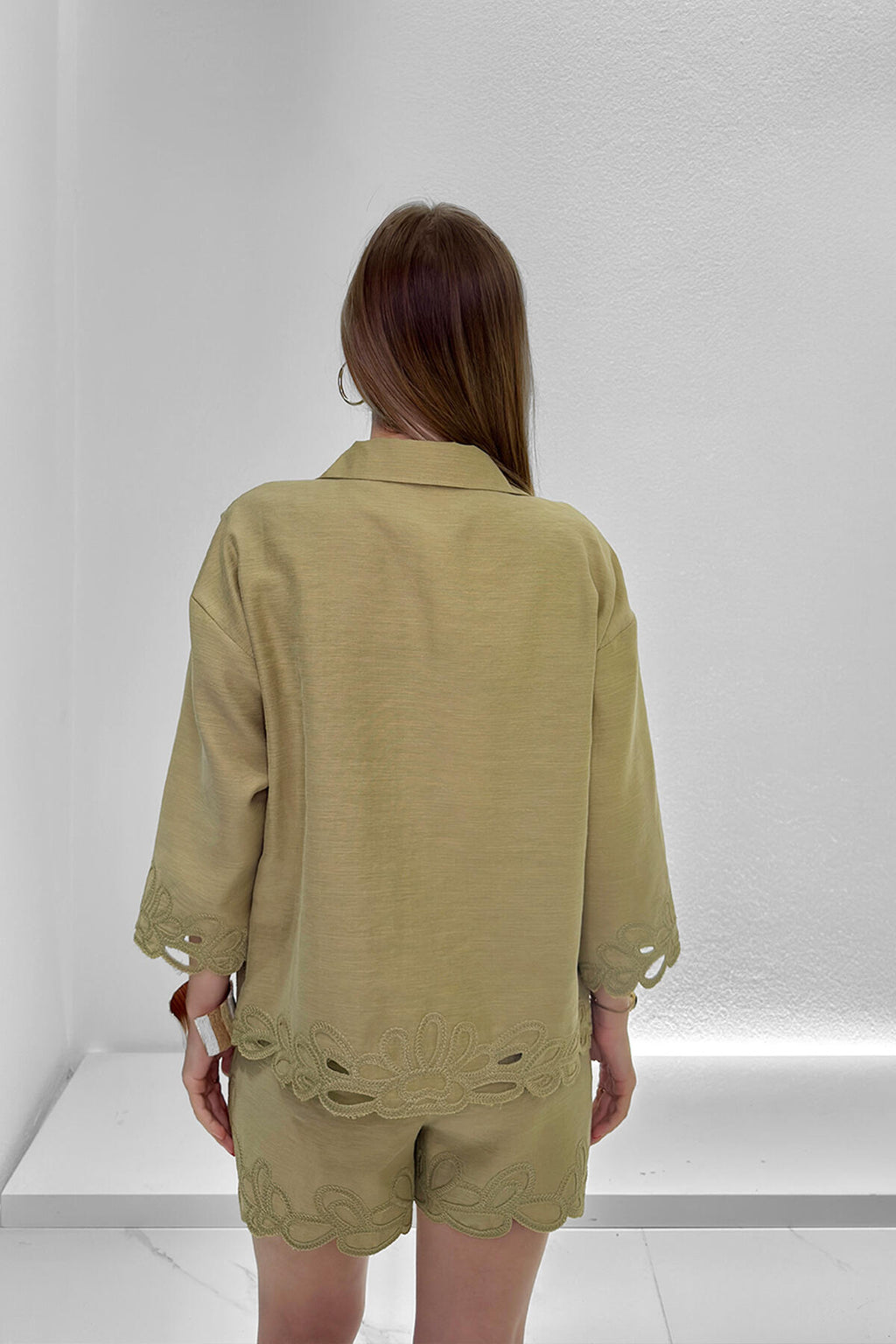 Renk: Olive | Nakış Detaylı Şort