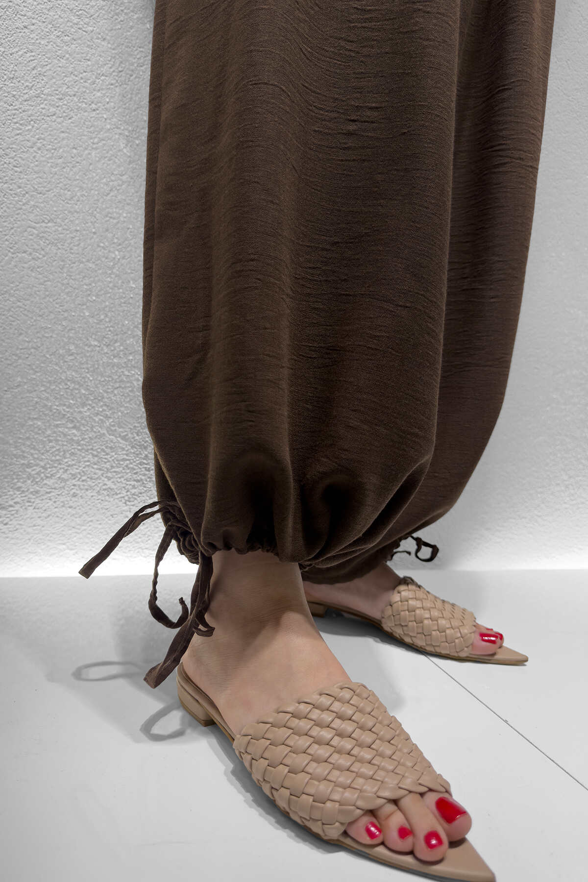 Renk: Kahverengi | Gipe Bel Detaylı Pantolon