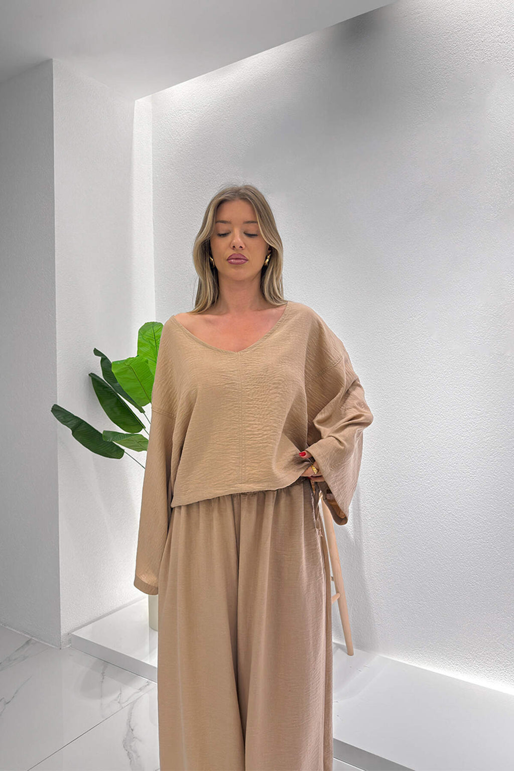 Renk: Bej | Oversize Bağlama Detaylı Bluz