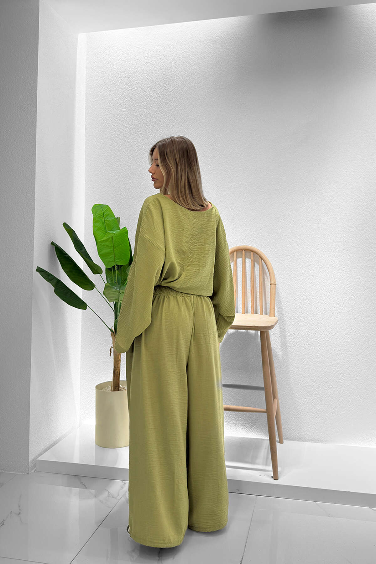 Renk: Haki | Oversize Bağlama Detaylı Bluz