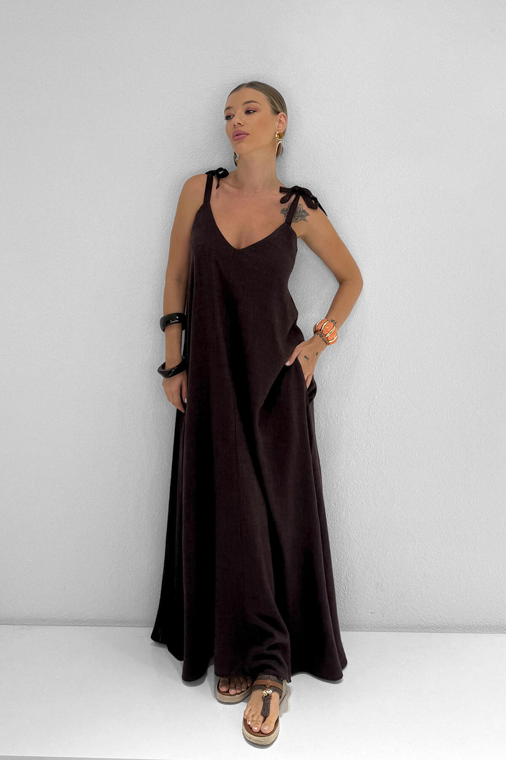 Renk: Kahverengi | M10174 Omuzdan Bağlamalı Maxi Elbise