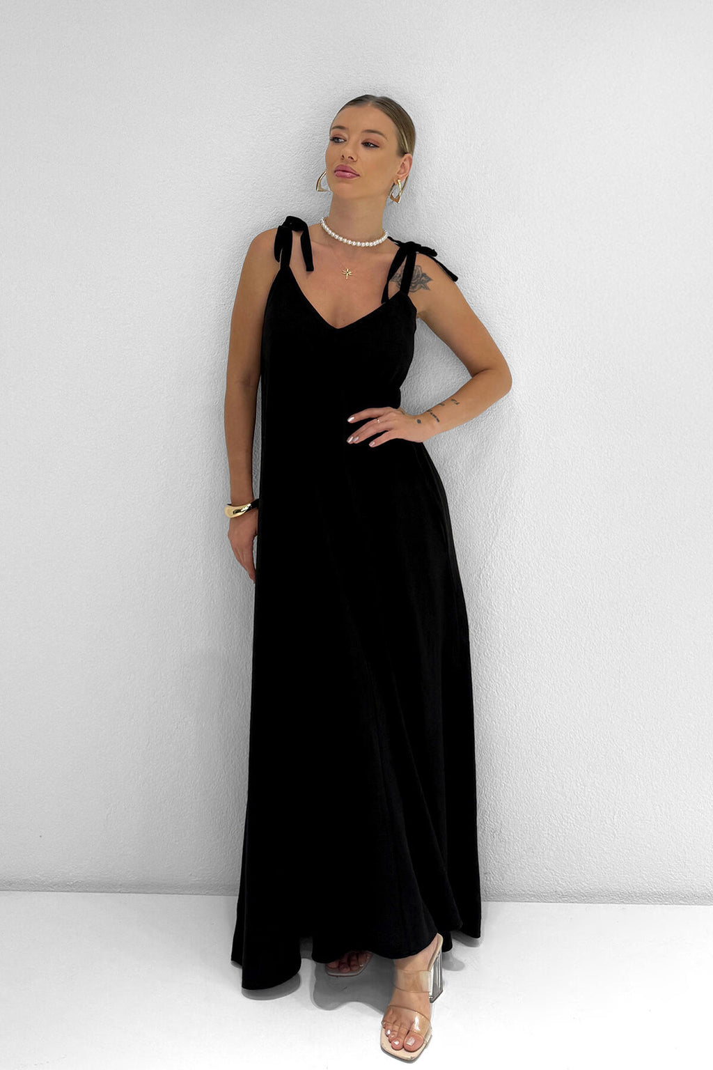 Renk: Siyah | M10174 Omuzdan Bağlamalı Maxi Elbise