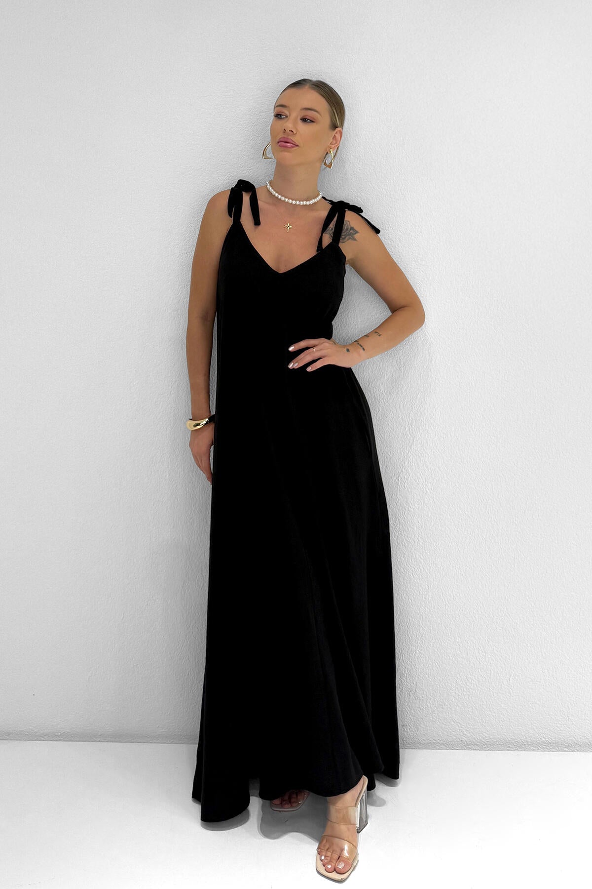 Renk: Siyah | M10174 Omuzdan Bağlamalı Maxi Elbise