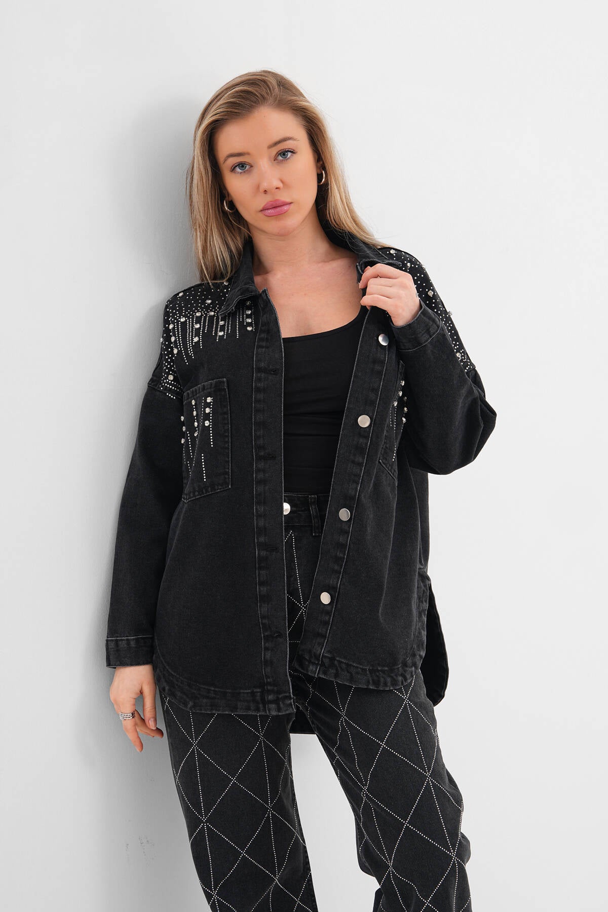 Renk: SİYAH | Taş Detaylı Denim Ceket