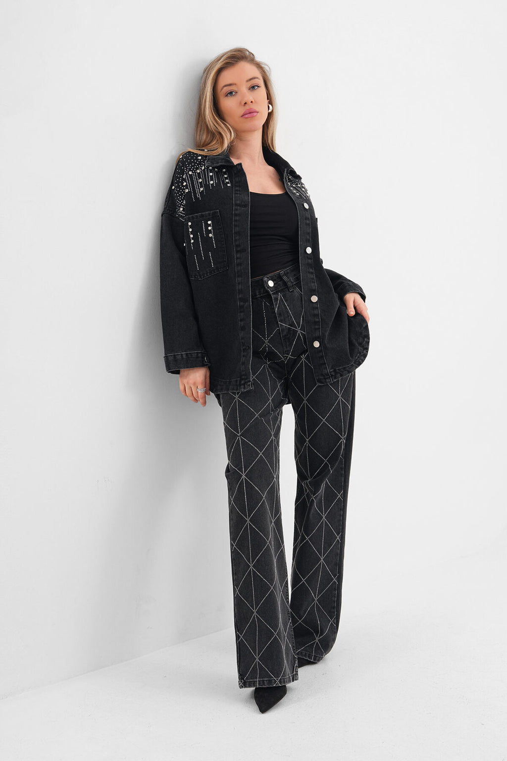 Renk: SİYAH | Taş Detaylı Denim Ceket