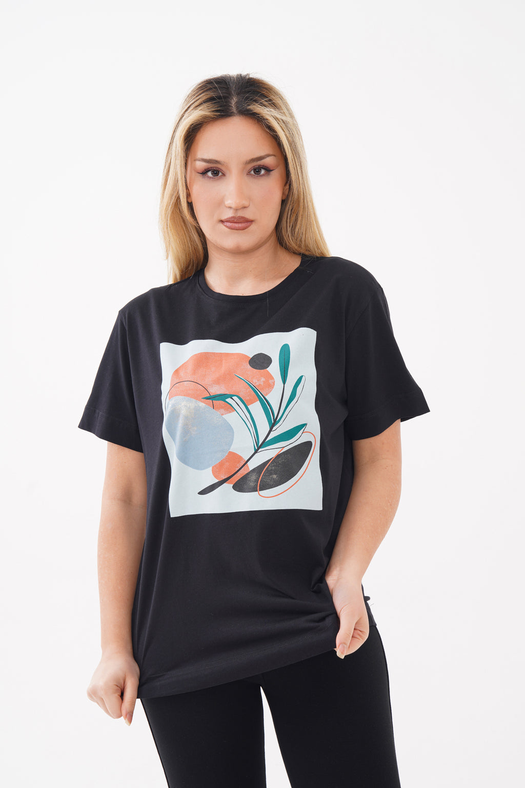 Renk: Siyah | Pastel Çiçek Baskılı Tshirt