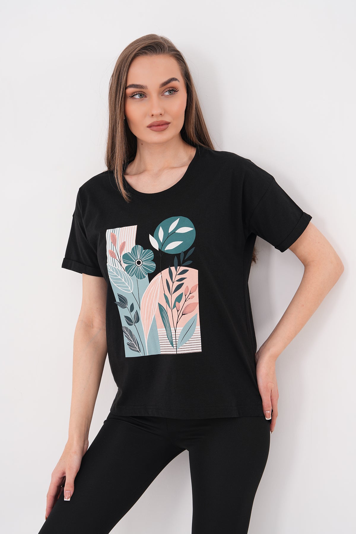 Renk: Siyah | Soyut Renk Bloklu Çiçek Bakılı Tshirt