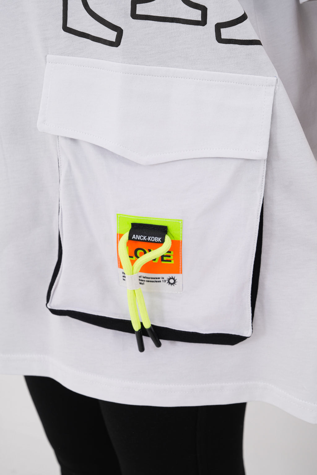 Renk: Beyaz | Cepli Tshirt