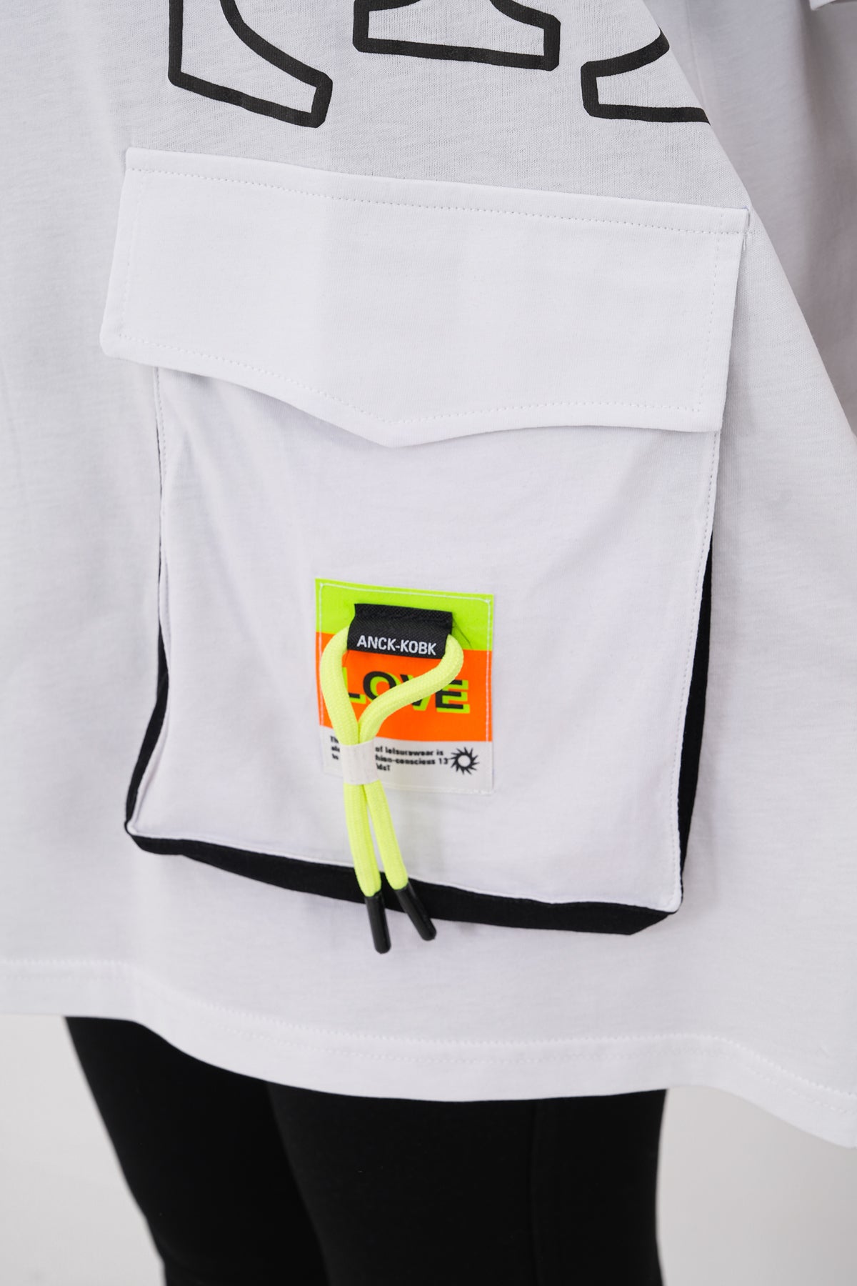 Renk: Beyaz | Cepli Tshirt