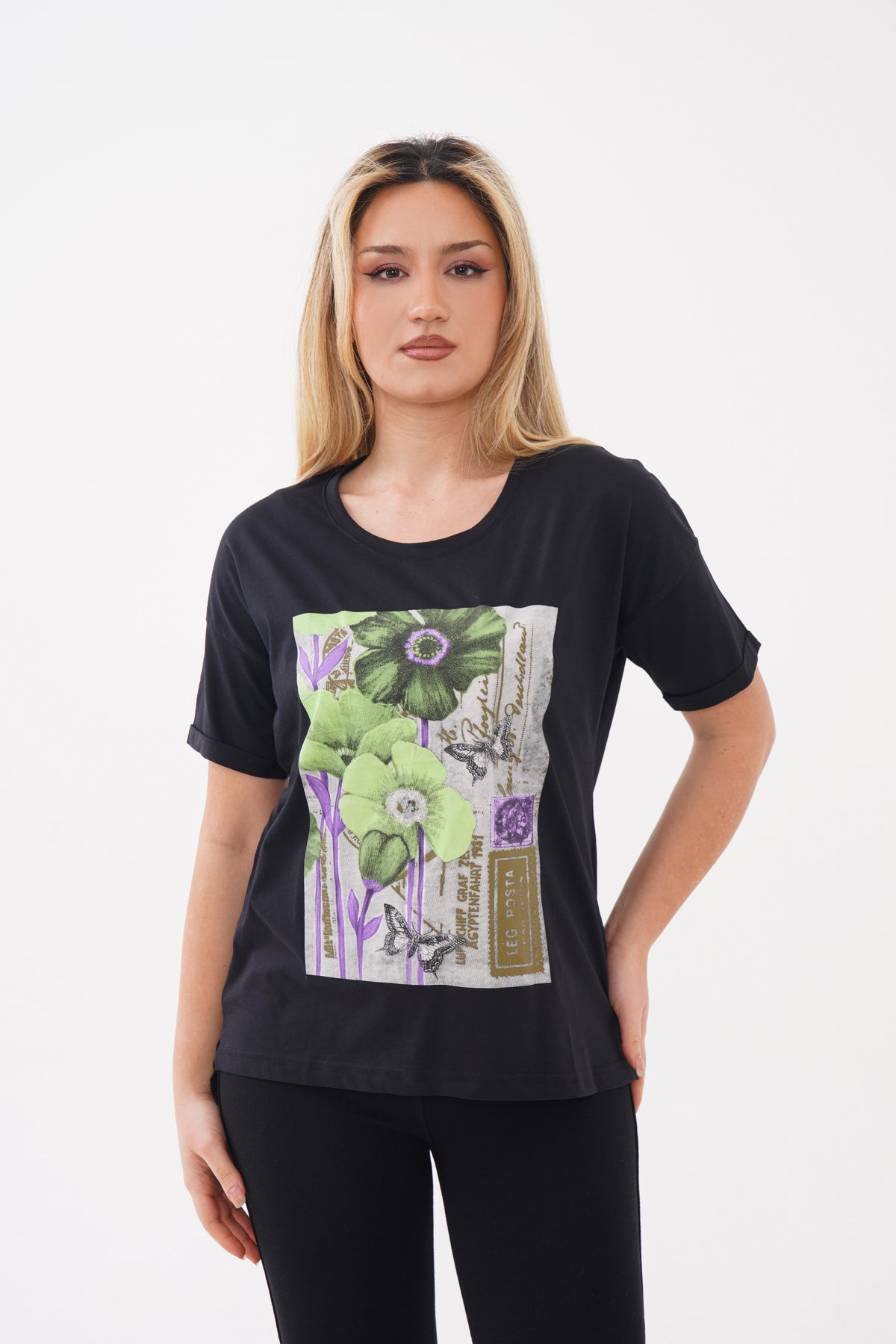 Renk: Siyah | Vintage Çiçek ve Kelebek Baskılı Tshirt