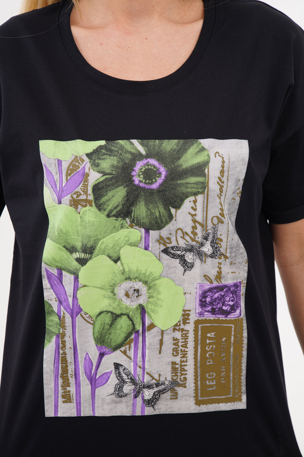 Renk: Siyah | Vintage Çiçek ve Kelebek Baskılı Tshirt