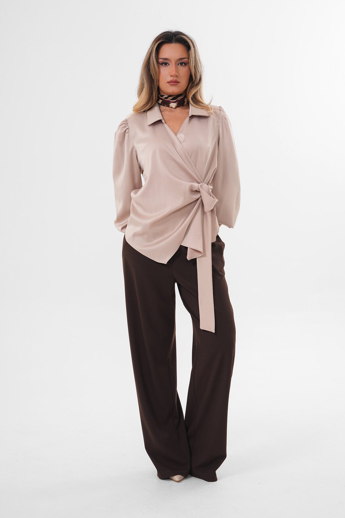 Renk: Pudra | Yandan Bağlamalı Saten Gömlek